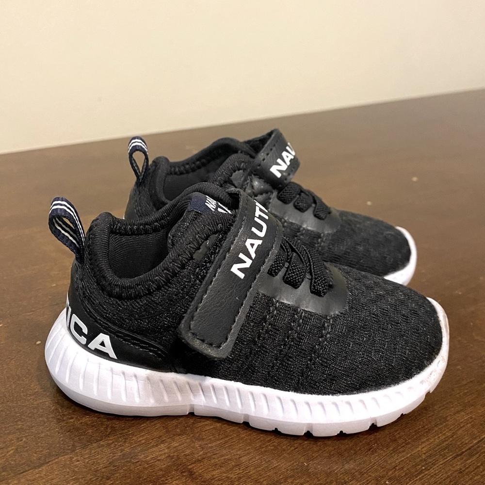 Nautica Baby Sneakers Size 5 NIB
